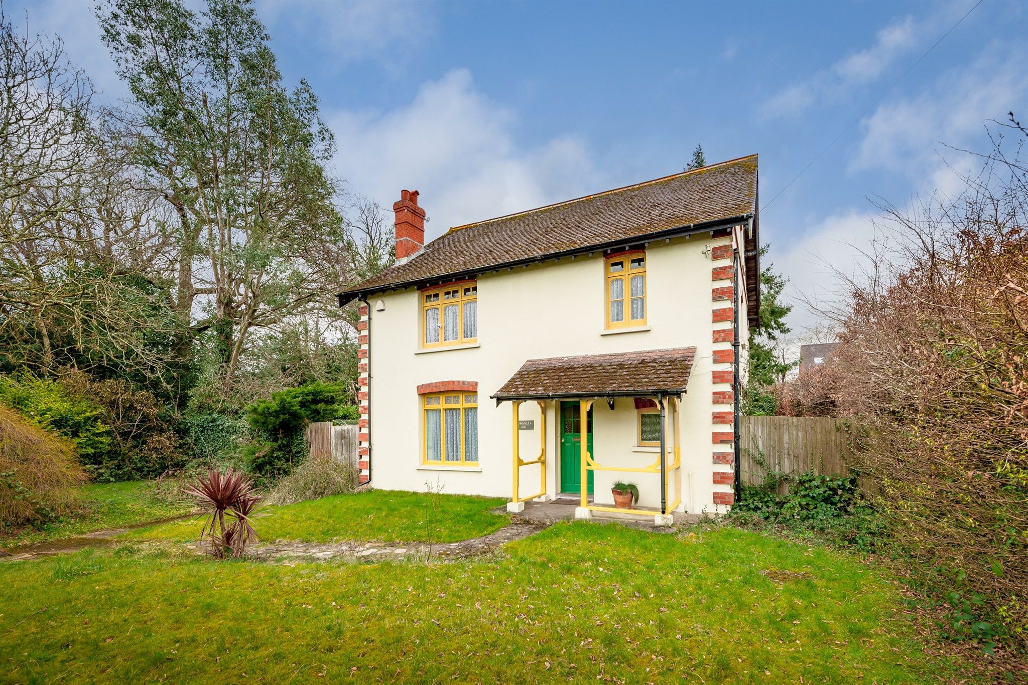 4 bed detached house for sale in Kingsland Court, Three Bridges Road
