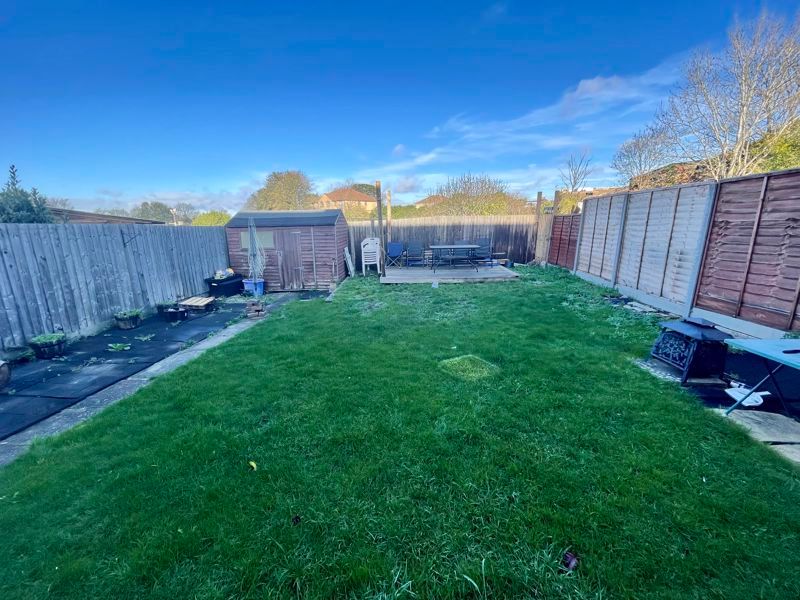 3 bed semidetached house for sale in Maidenbower Avenue, Dunstable LU6