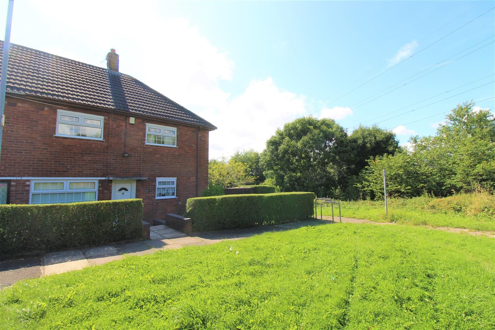 3 bed semidetached house for sale in Worcester Place, Bentilee, Stoke