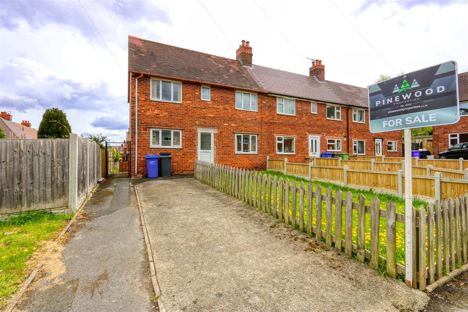 3 bed end terrace house for sale in St. Augustines Road, Chesterfield