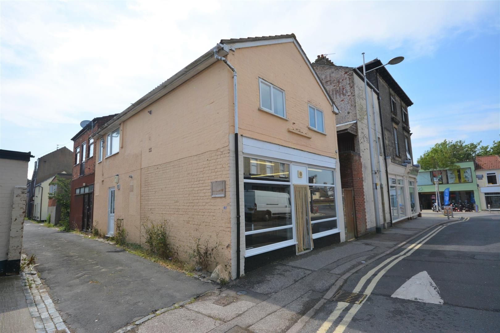 2 bed flat to rent in Clapham Road, Lowestoft, Suffolk NR32 Zoopla