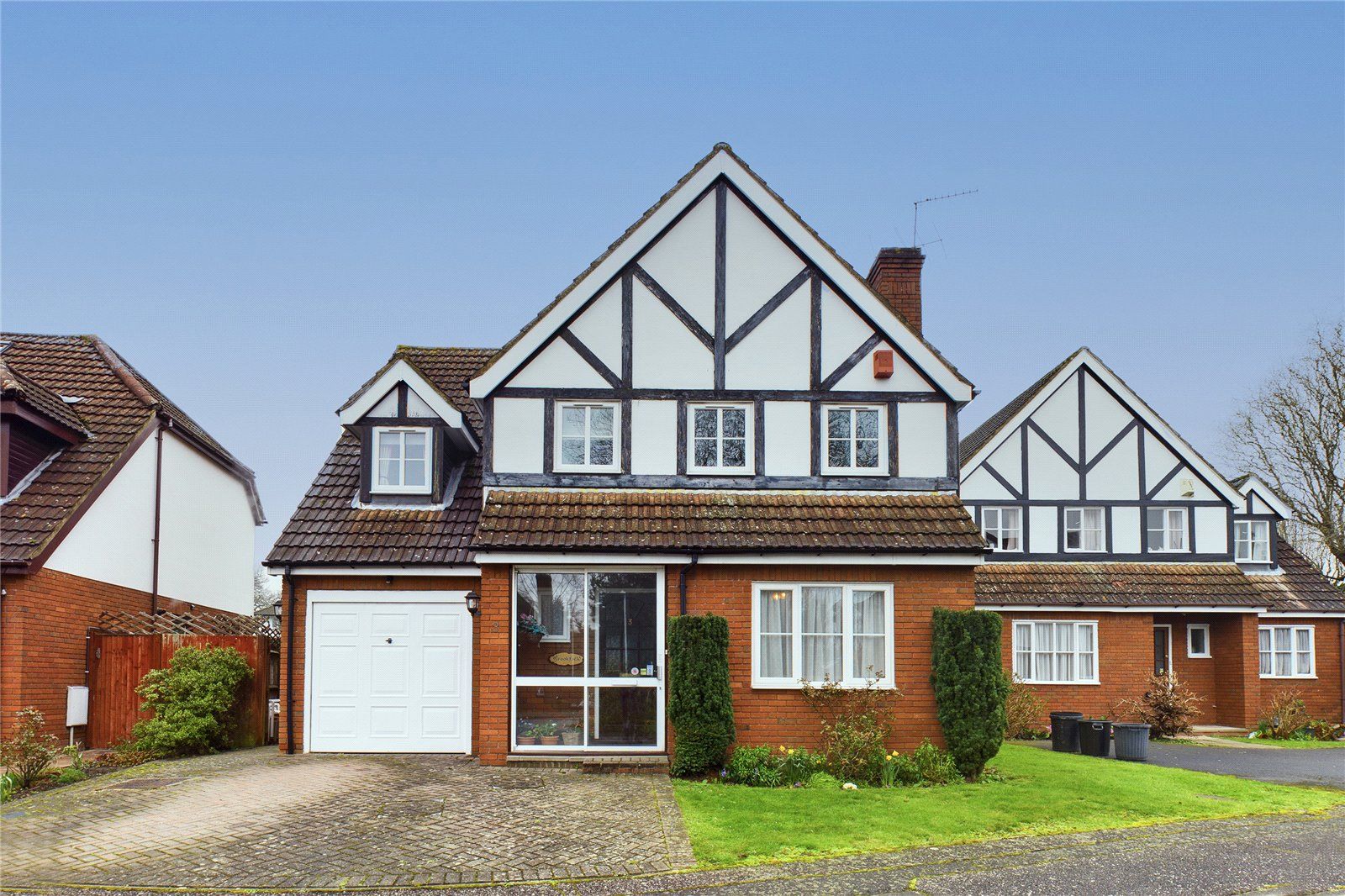 5 bed detached house for sale in Robarts Close, Pinner, Middlesex HA5