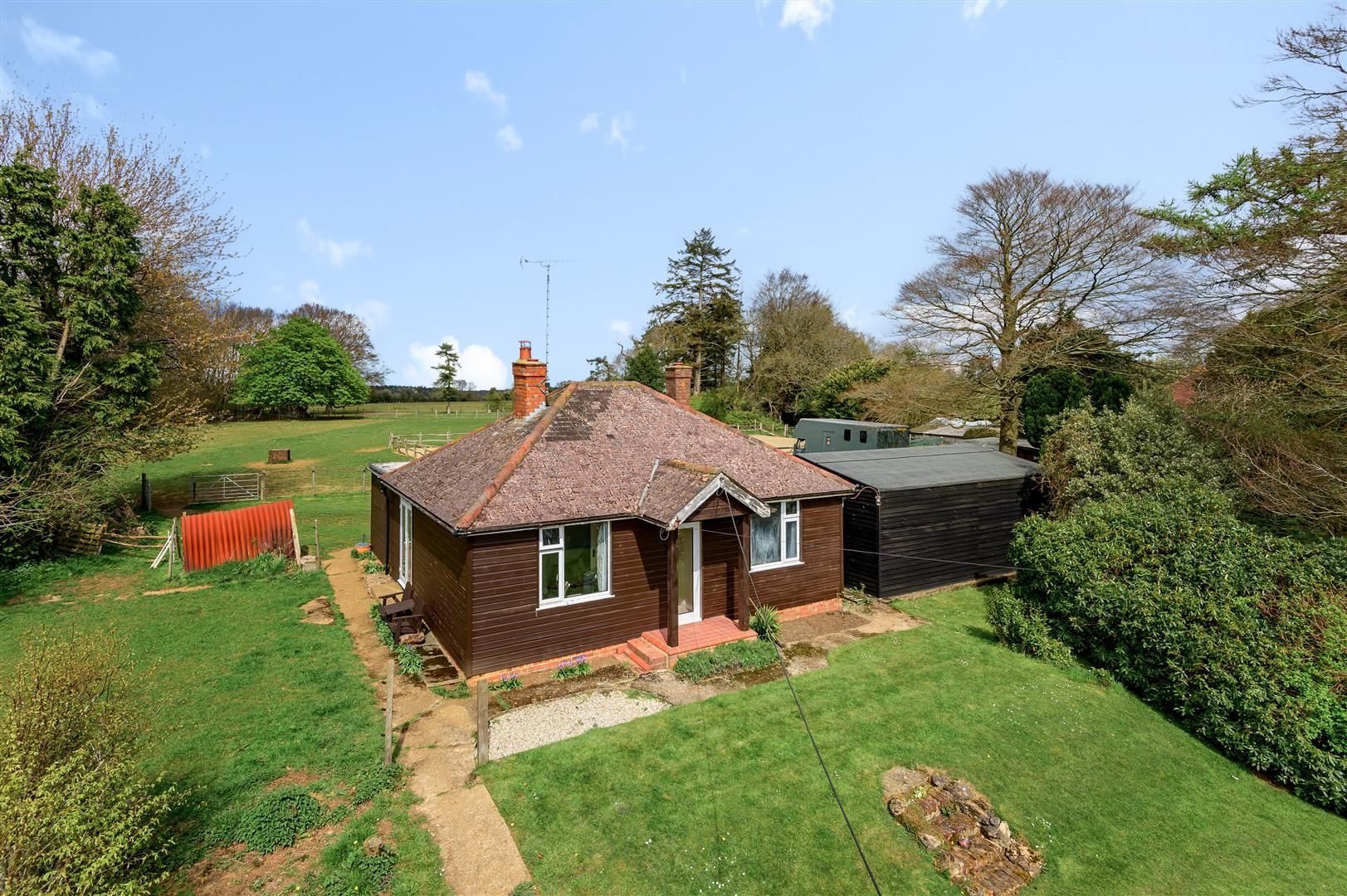 2 bed equestrian property for sale in Boyke Lane, Rhodes Minnis