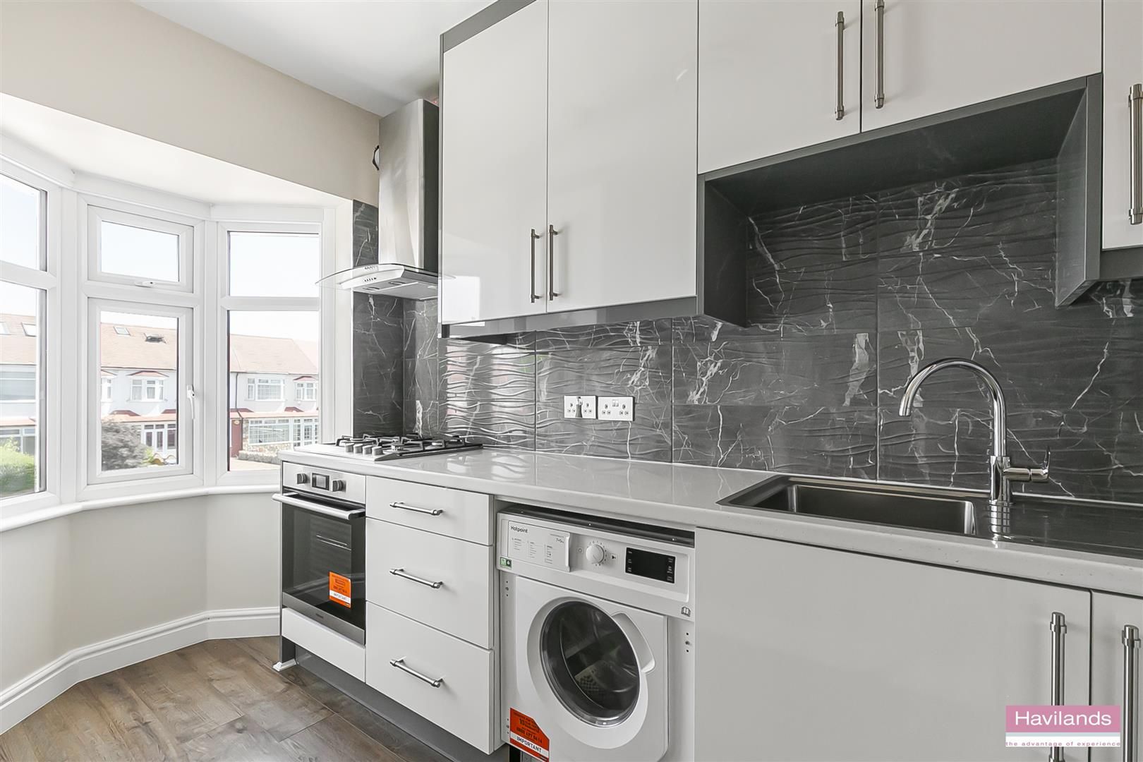 1 bed flat for sale in Hedge Lane, Palmers Green N13 Zoopla