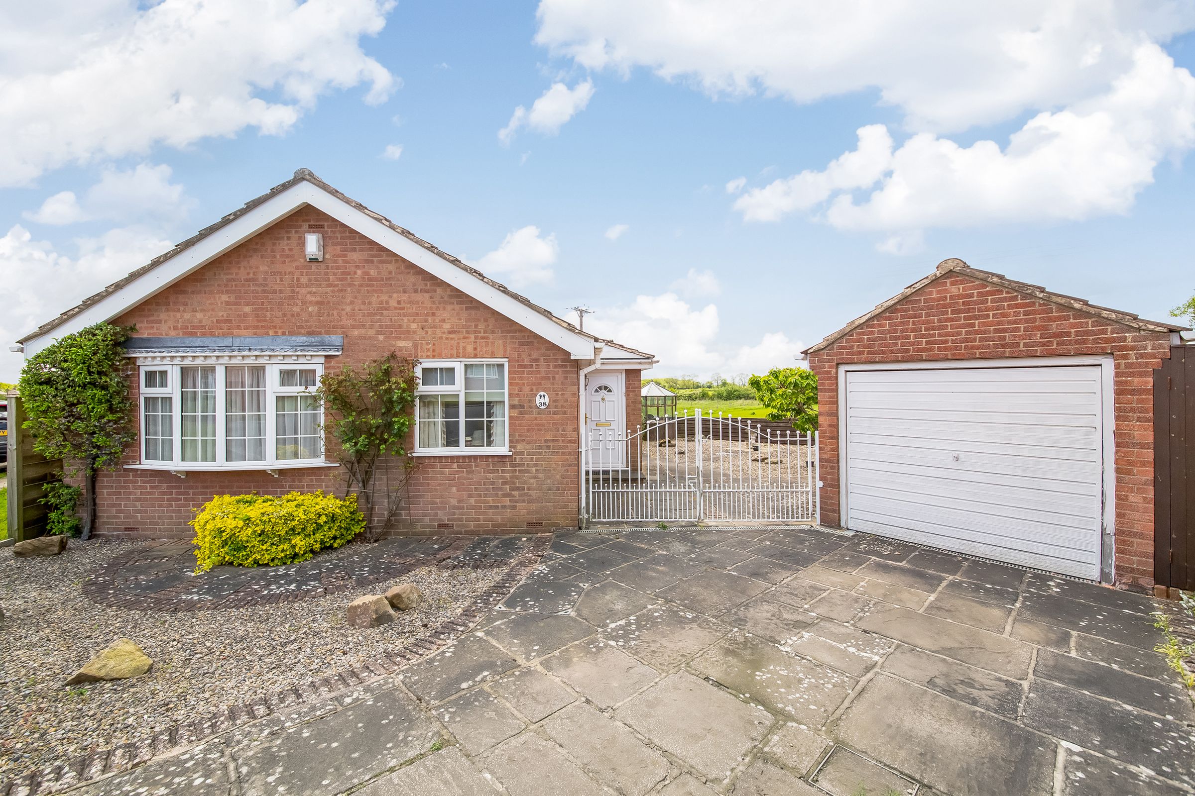3 bed bungalow for sale in Old Mill View, Sheriff Hutton, York, North