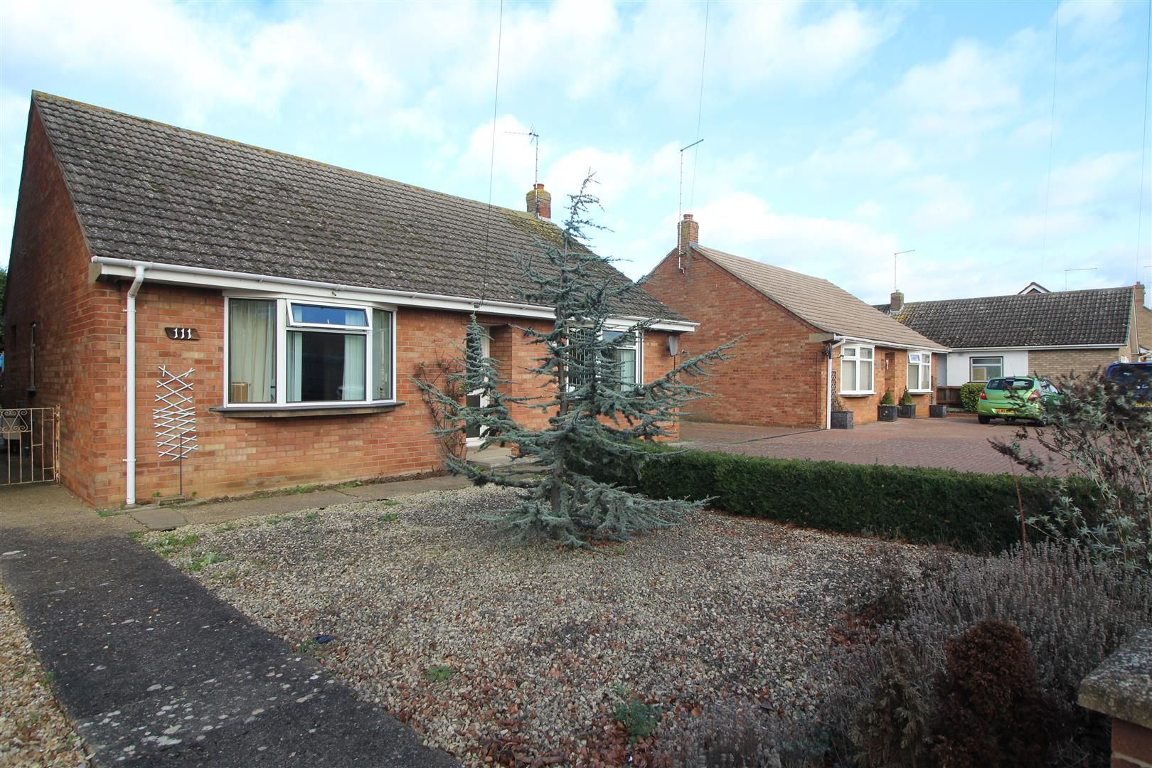 3 bed detached bungalow for sale in Gunthorpe Road, Peterborough PE4