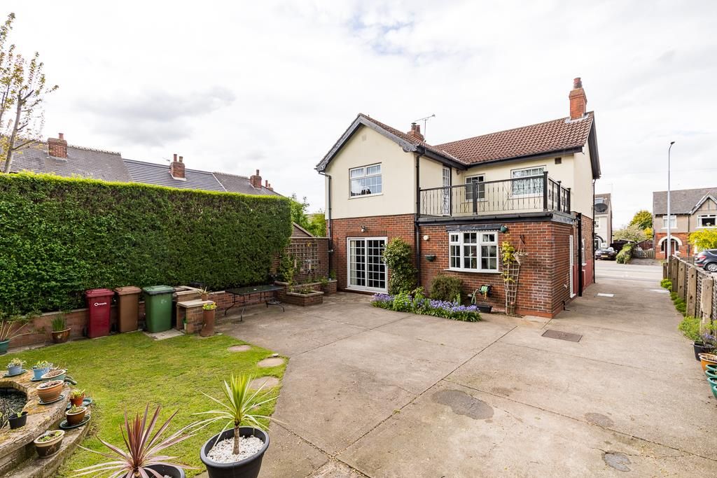 3 bed detached house for sale in Burringham Road, Scunthorpe DN17 Zoopla