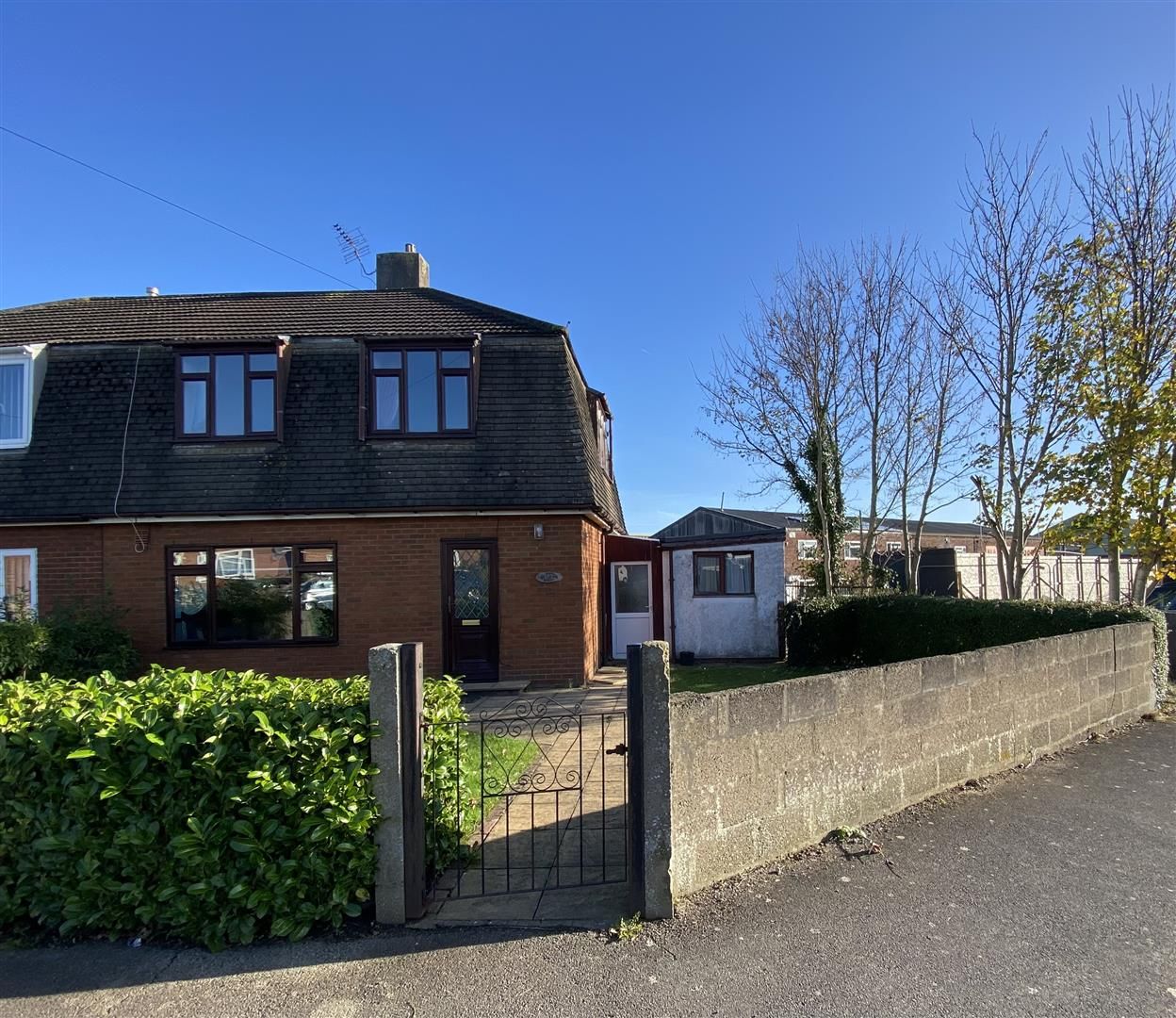 3 bed semidetached house for sale in Marten Road, Bulwark, Chepstow