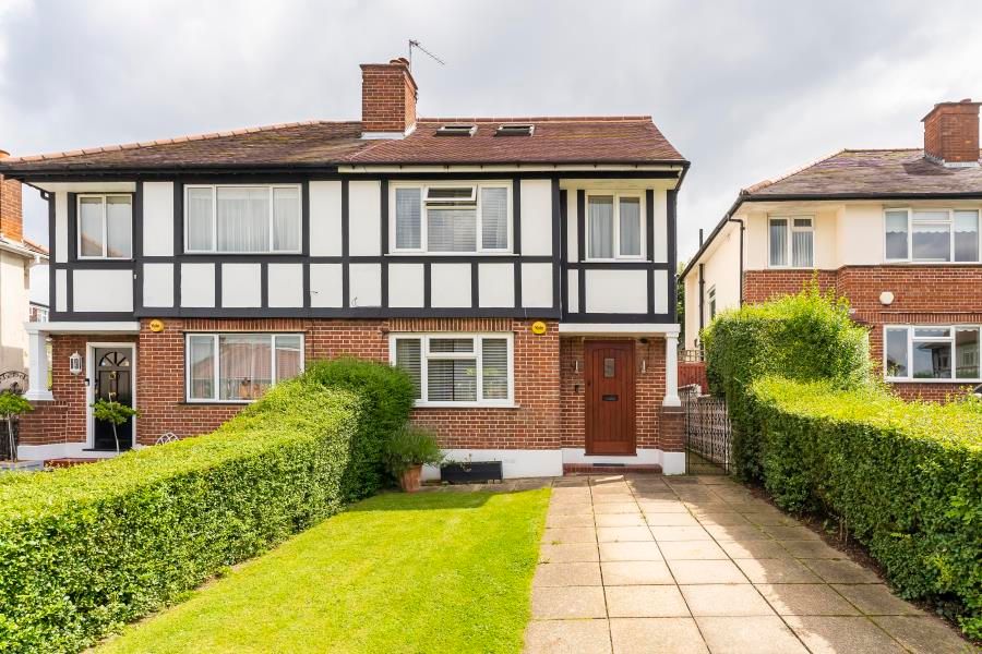 Penn Close, Greenford UB6  