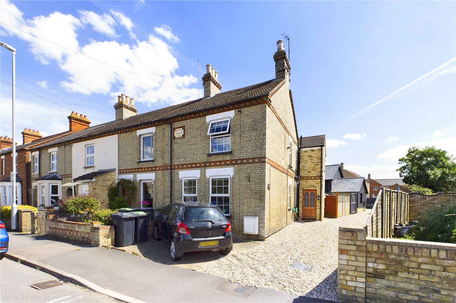 3 bed end terrace house for sale in The Baulk, Biggleswade