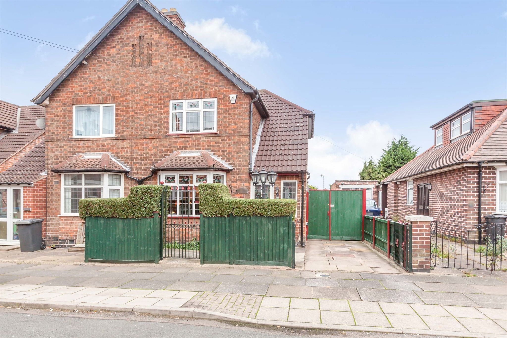 2 bed semidetached house for sale in Lorraine Road, Aylestone