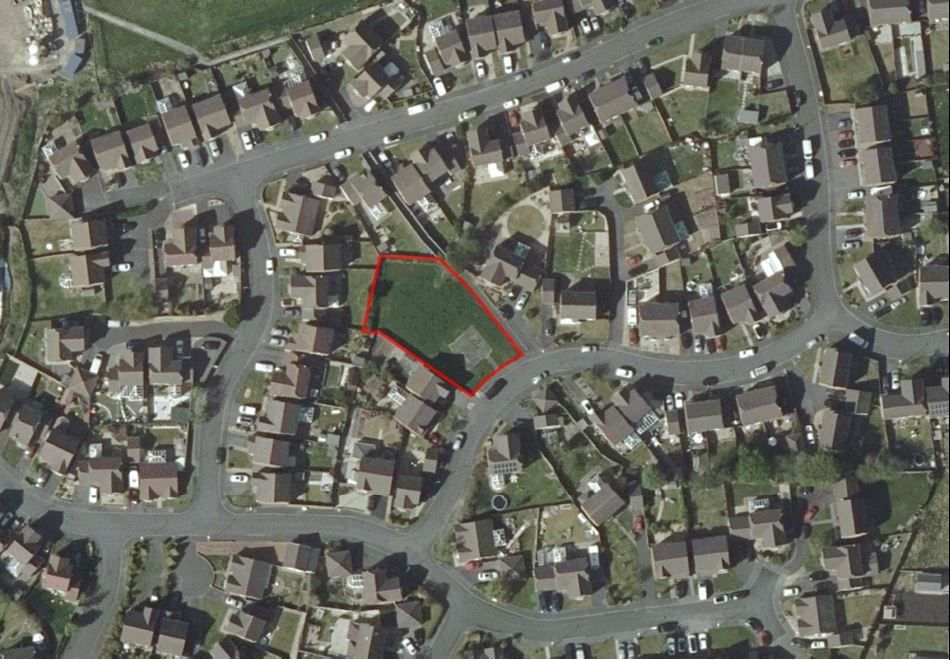 Land for sale in Pant Bryn Isaf, Llwynhendy SA14 Zoopla