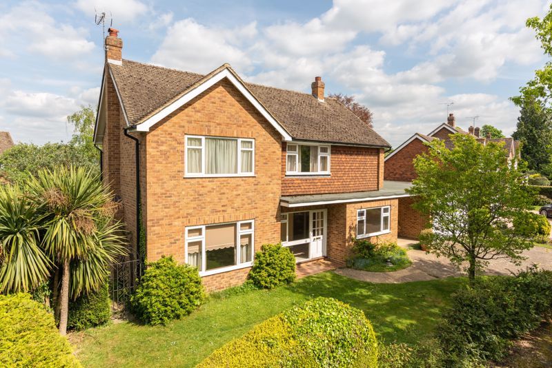 4 bed detached house for sale in Post House Lane, Bookham, Leatherhead