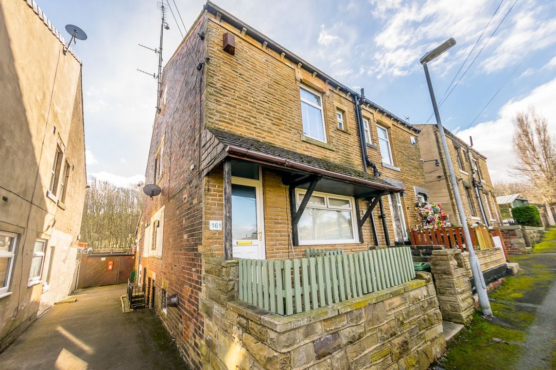 2 bed terraced house for sale in North Bank Road, Batley WF17 Zoopla