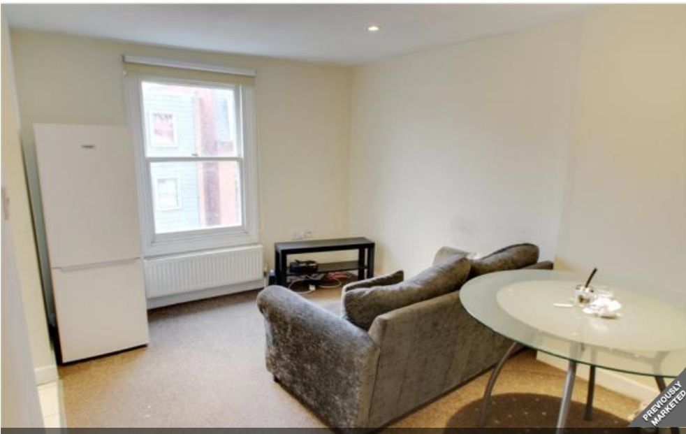 2 bed flat to rent in High Street, Egham TW20 Zoopla