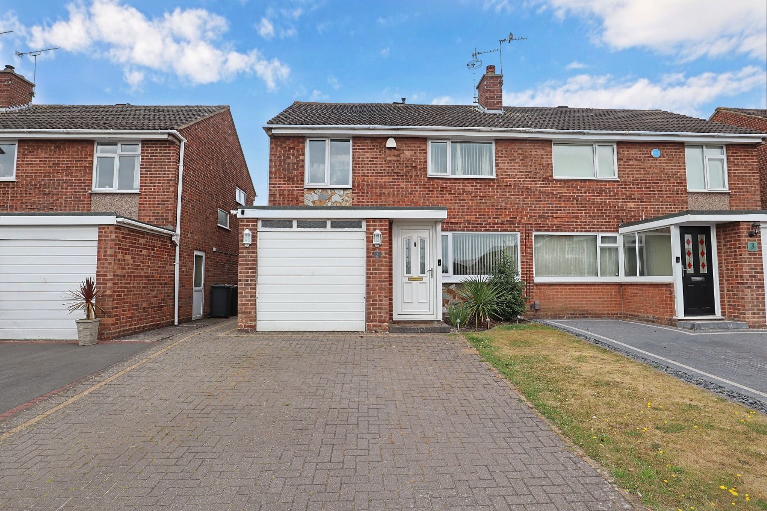 3 bed semidetached house for sale in Aster Close, Whitestone, Nuneaton