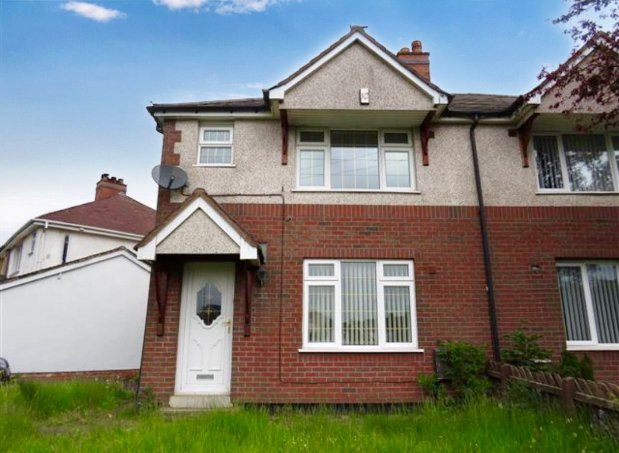3 bed semidetached house to rent in Broadhurst Green, Hednesford