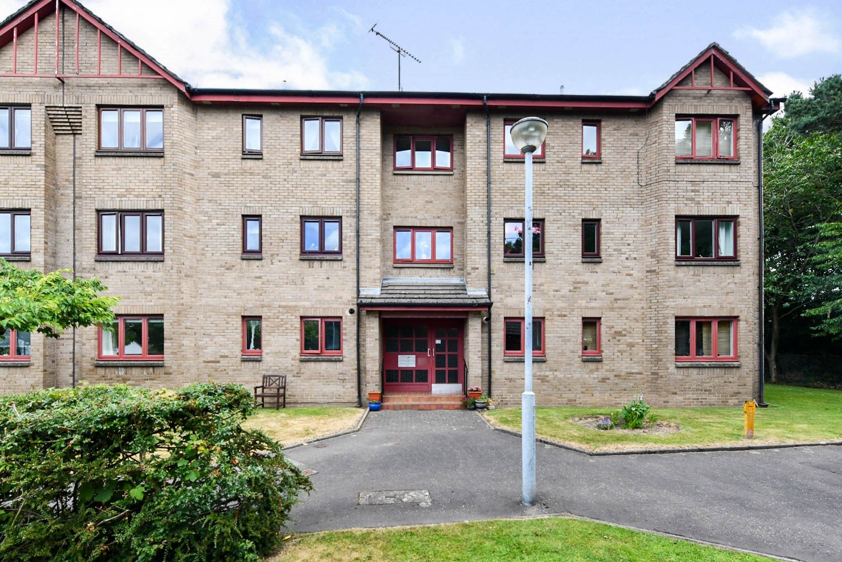 2 bed flat for sale in Lennox Gardens, Glasgow G14 Zoopla