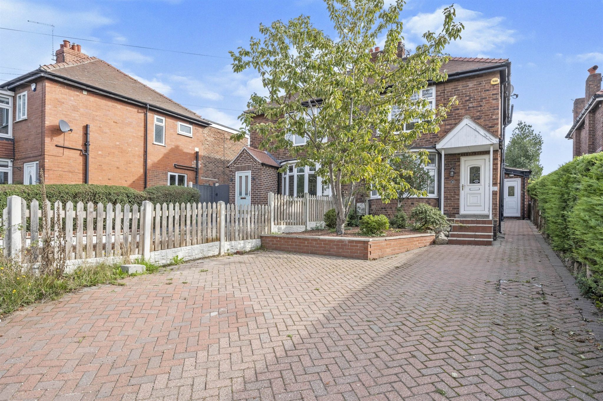 3 bed semidetached house for sale in Tickhill Road, Harworth