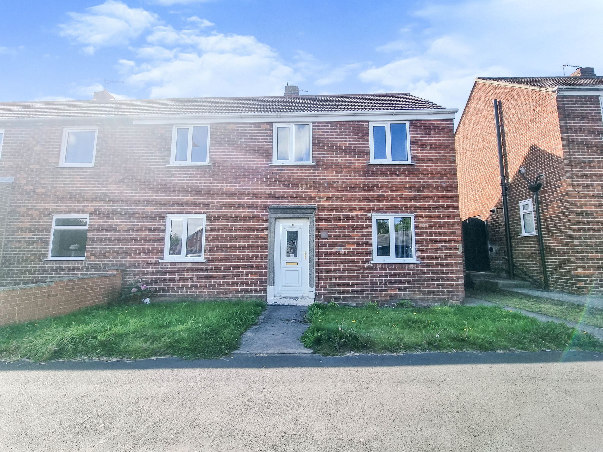 4 bed semidetached house for sale in Carrside, Framwellgate Moor