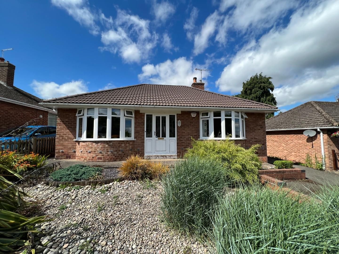 4 bed detached bungalow for sale in Davids Drive, Wingerworth