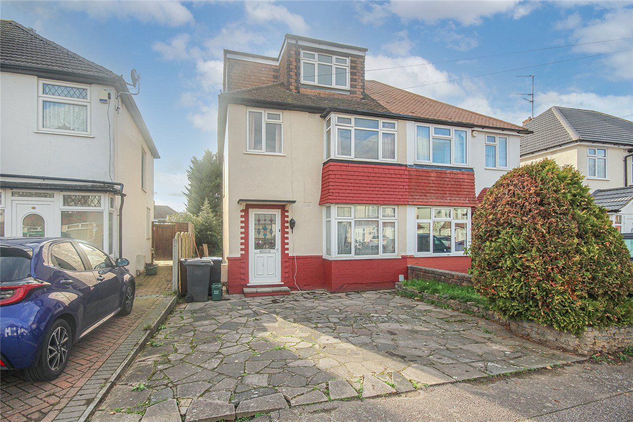 5 bed semidetached house for sale in Crawford Road, Hatfield