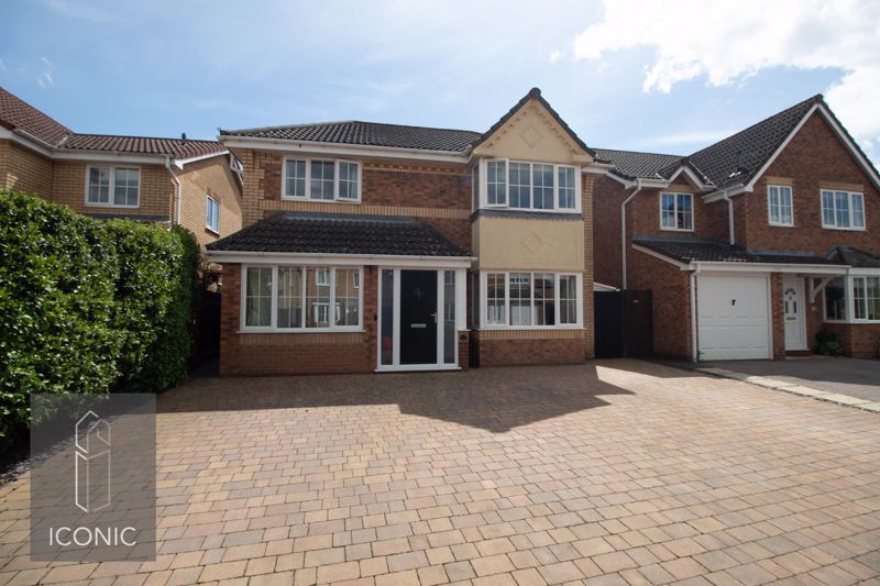 4 bed detached house for sale in Shillgate Way, Taverham, Norwich NR8