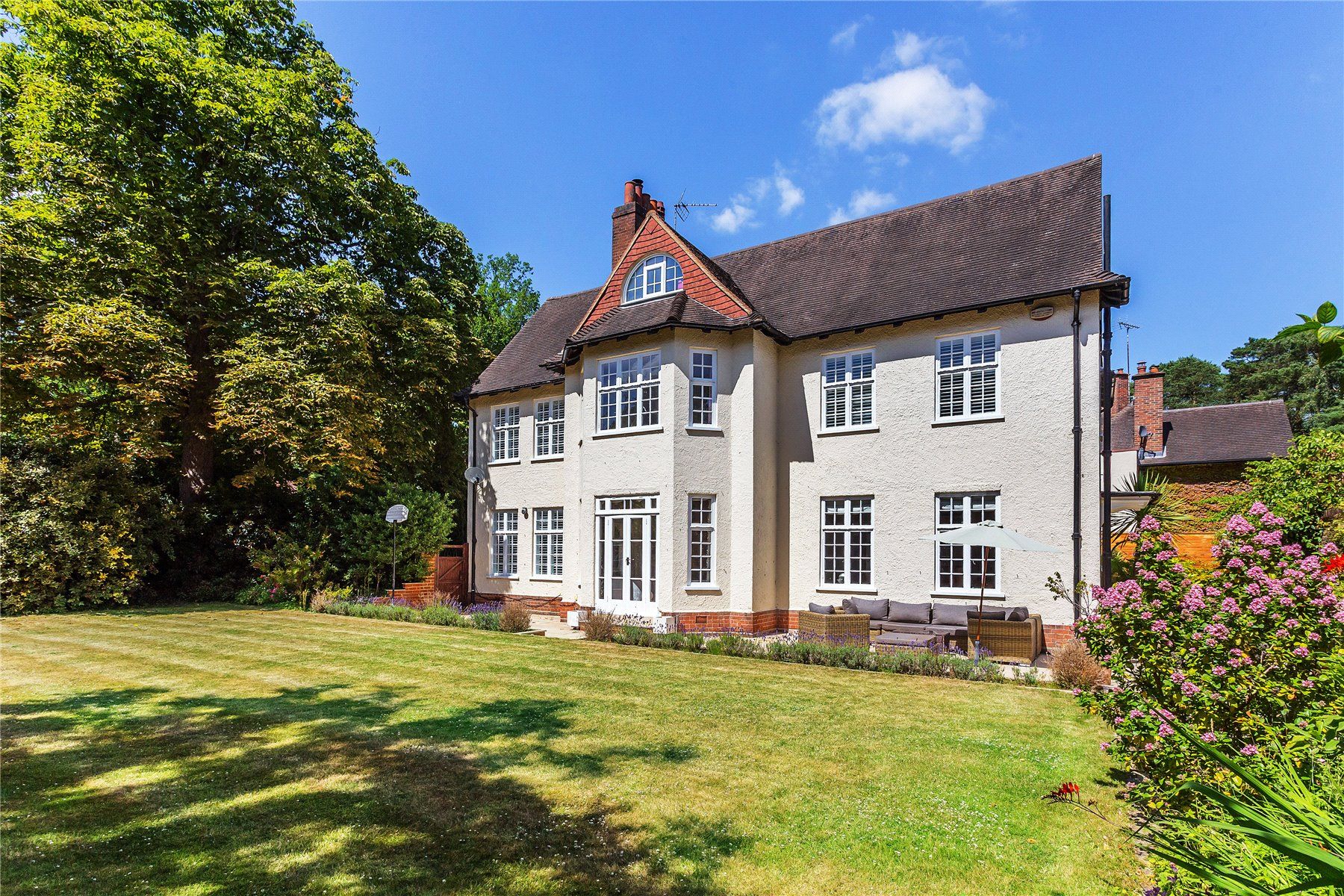 6 bed detached house for sale in Hook Heath, Surrey GU22 Zoopla