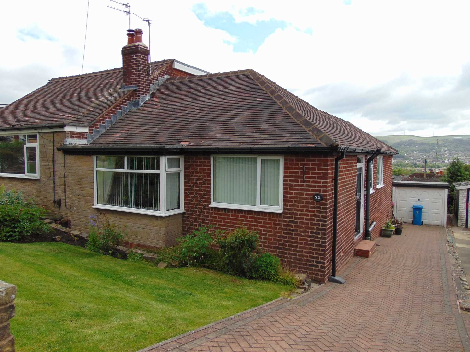3 bed bungalow for sale in Cheviots Road, High Crompton OL2 Zoopla