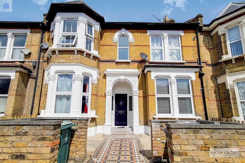 Forest Drive East, London, Greater London. E11  