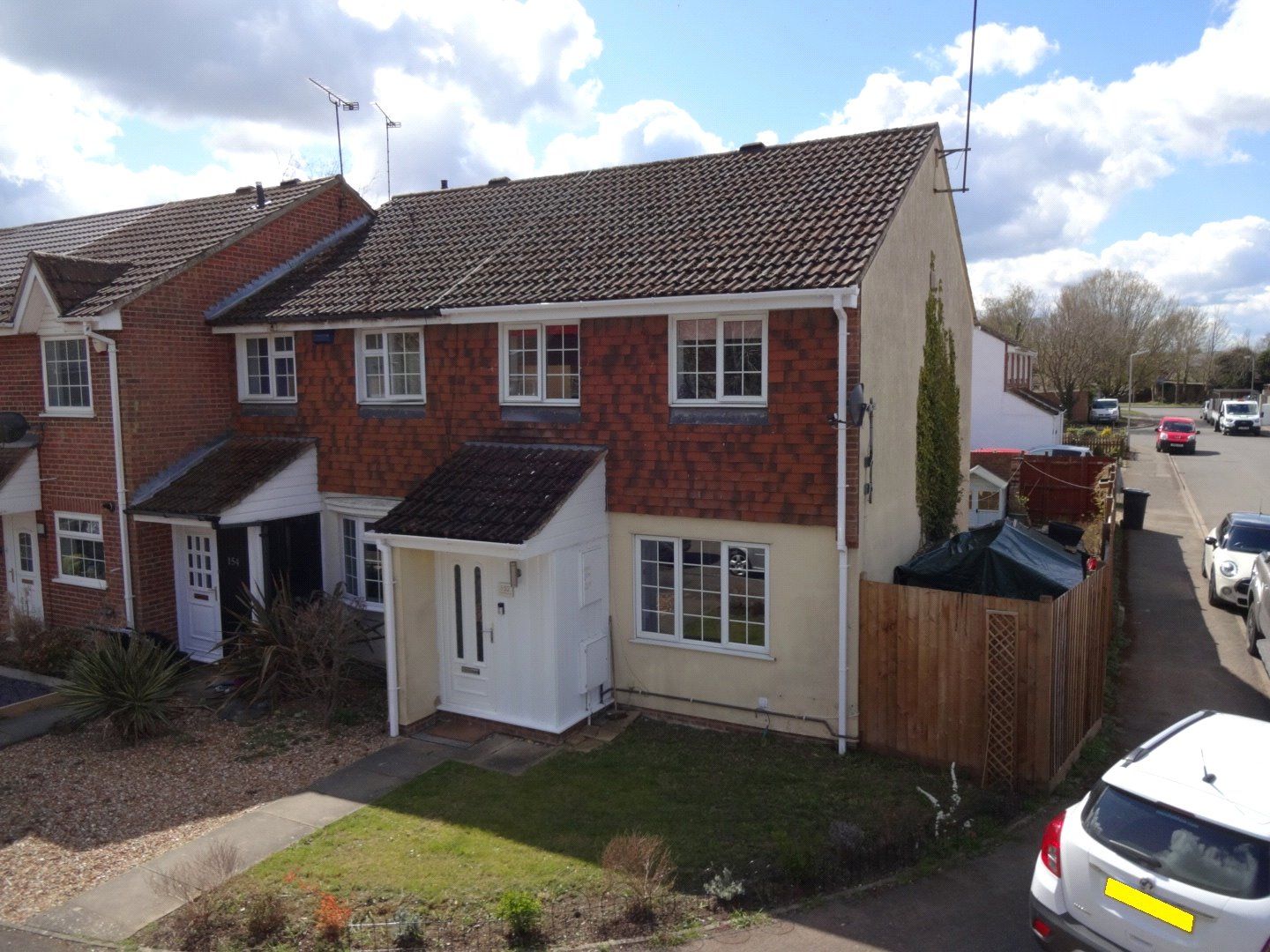 3 bed end terrace house for sale in Cemetery Road, Houghton Regis