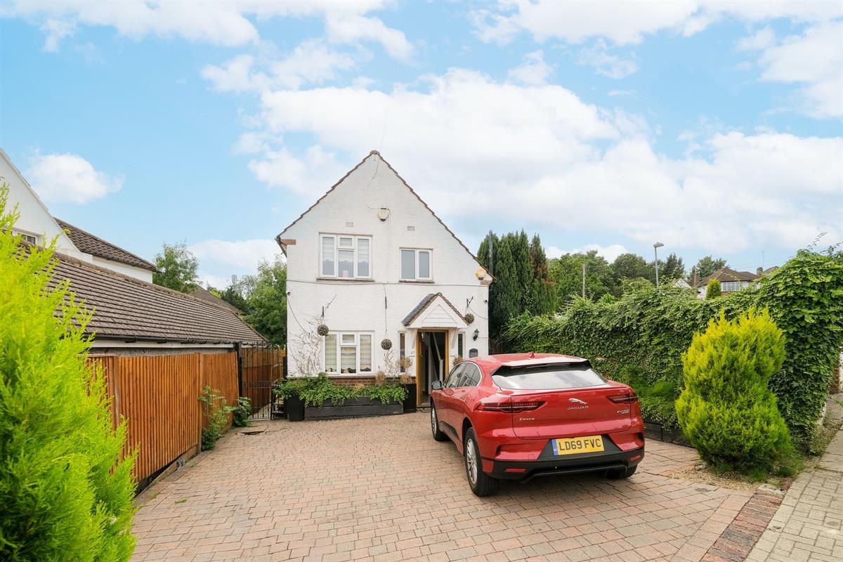 3 bed detached house for sale in Elm Grove, Orpington BR6 Zoopla