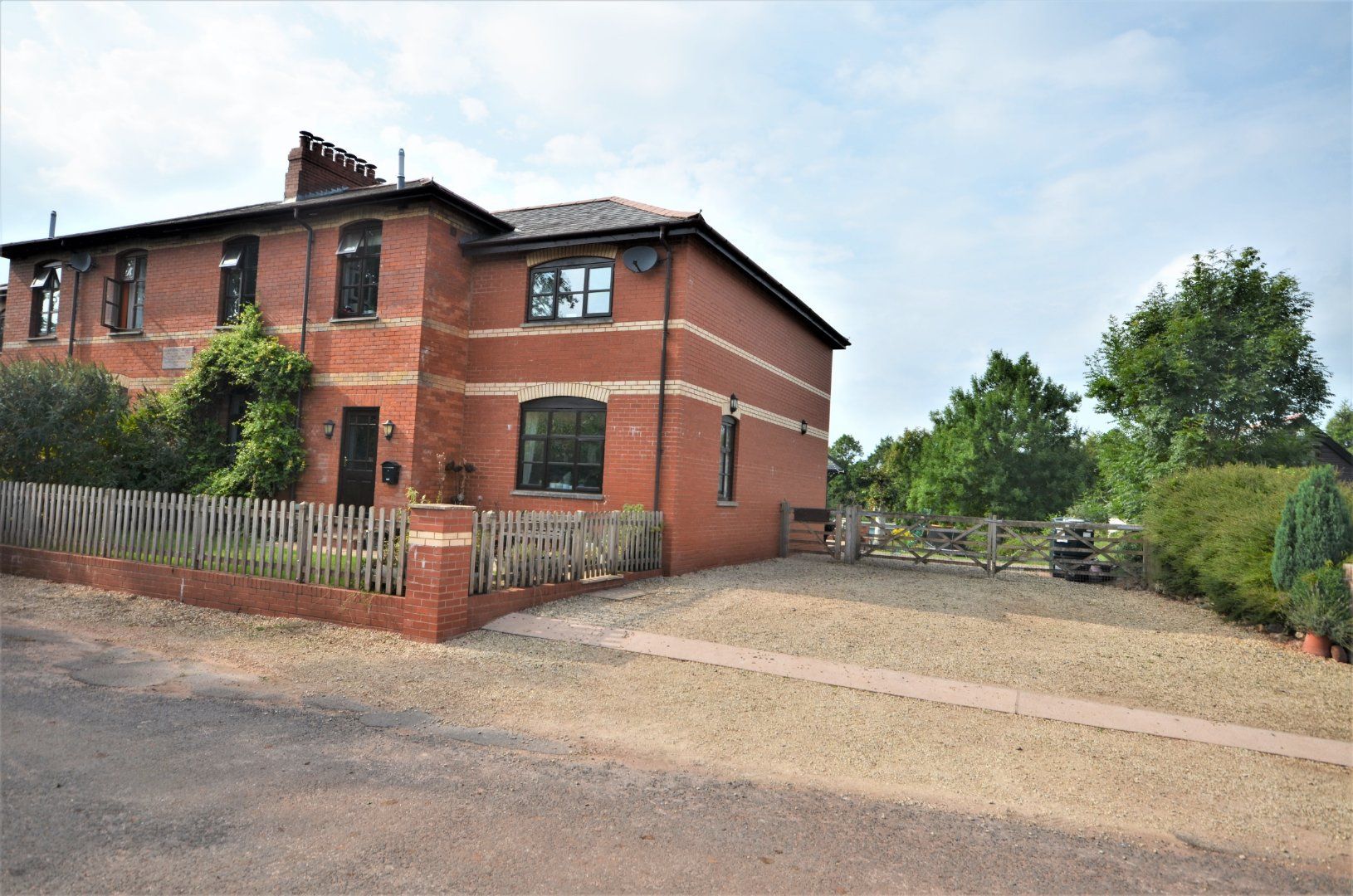 4 bed semidetached house for sale in Uplowman, Tiverton, Devon EX16