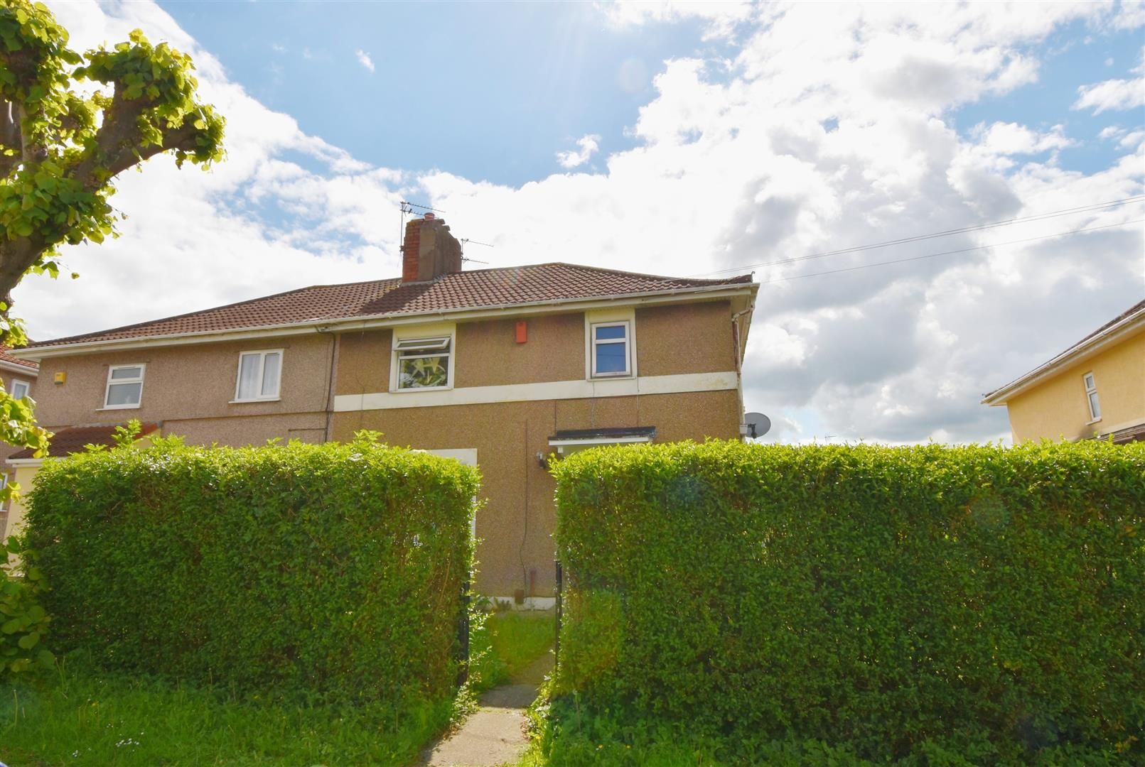 3 bed semidetached house for sale in Broadfield Road, Knowle Park