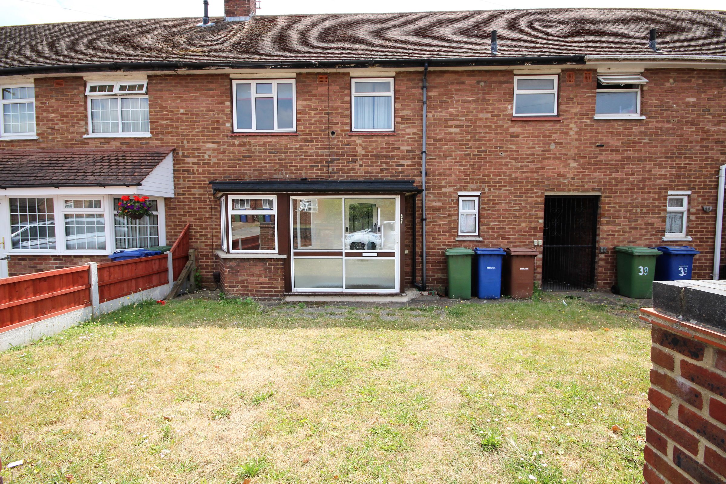 3 bed terraced house to rent in Arnhem Avenue, Aveley RM15 Zoopla