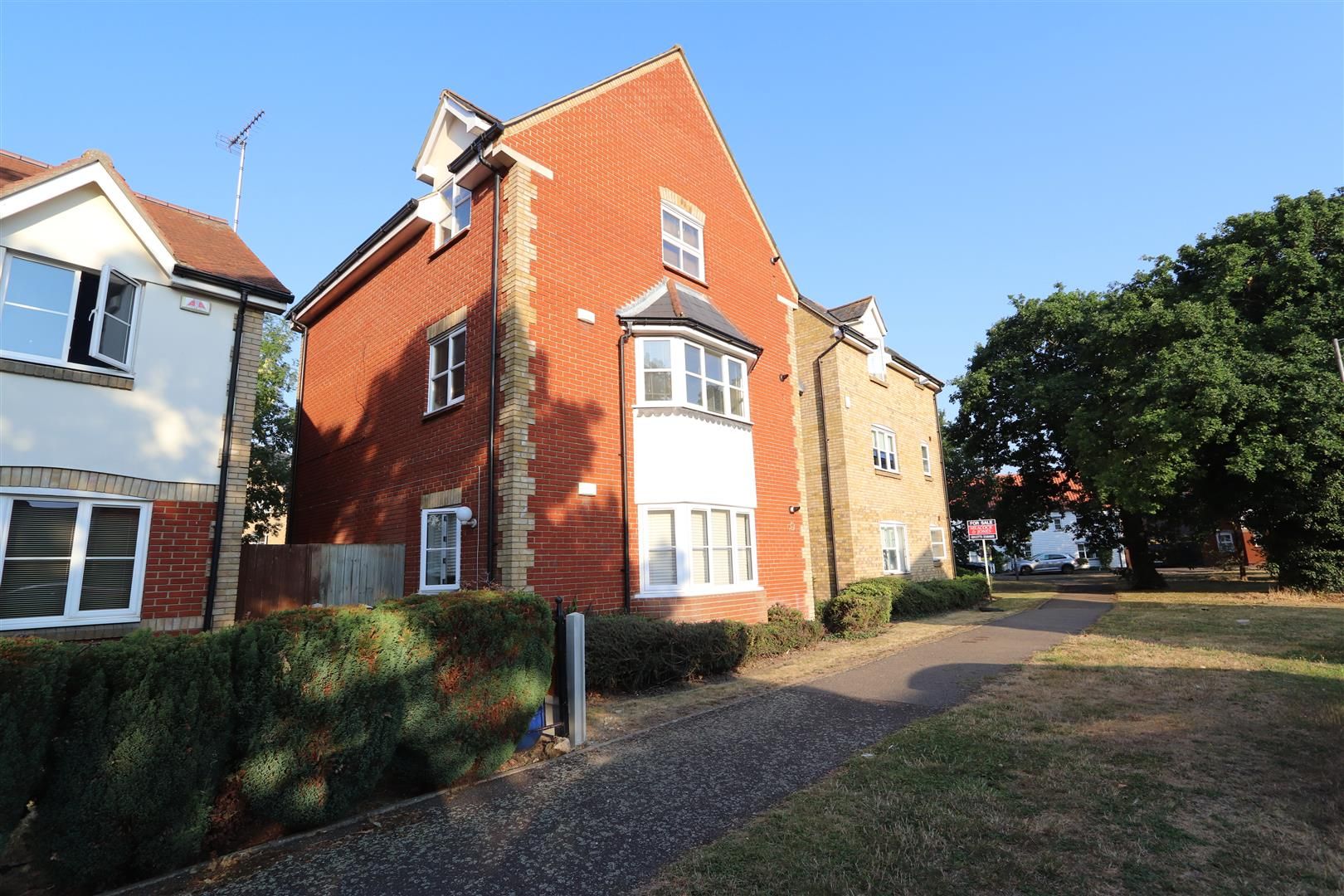 2 bed flat for sale in Bramble Tye, Noak Bridge, Basildon SS15 Zoopla