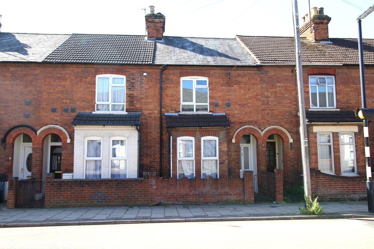Roff Avenue, Bedford, Bedfordshire MK41  