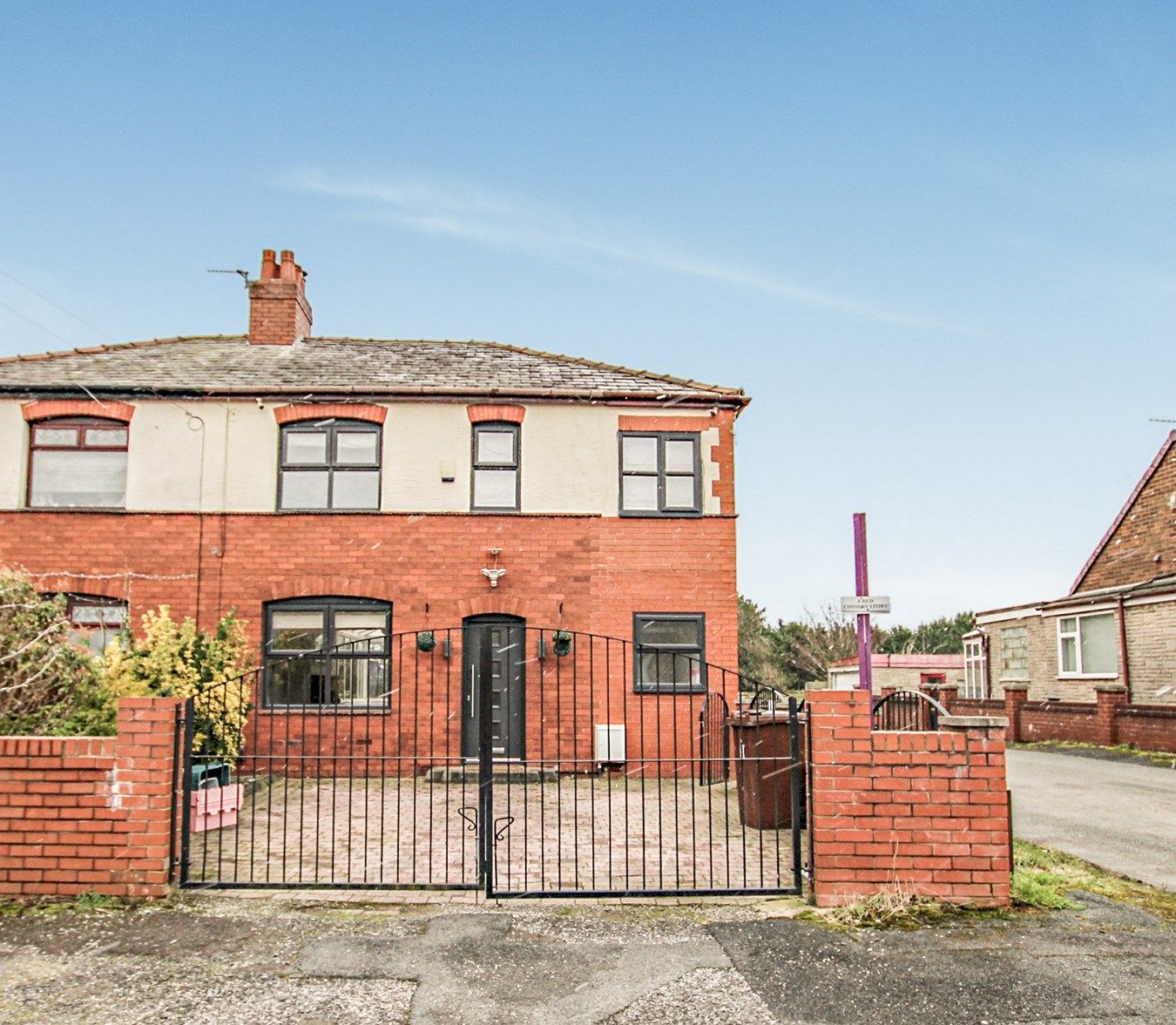 4 bed semidetached house for sale in Downall Green Road, AshtonIn