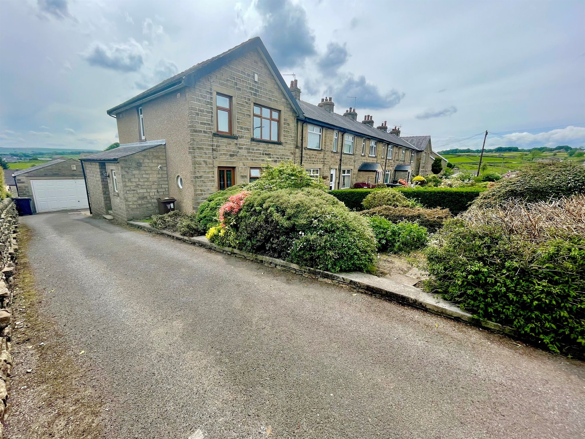 3 bed end terrace house for sale in Church Street, Oakworth, Keighley