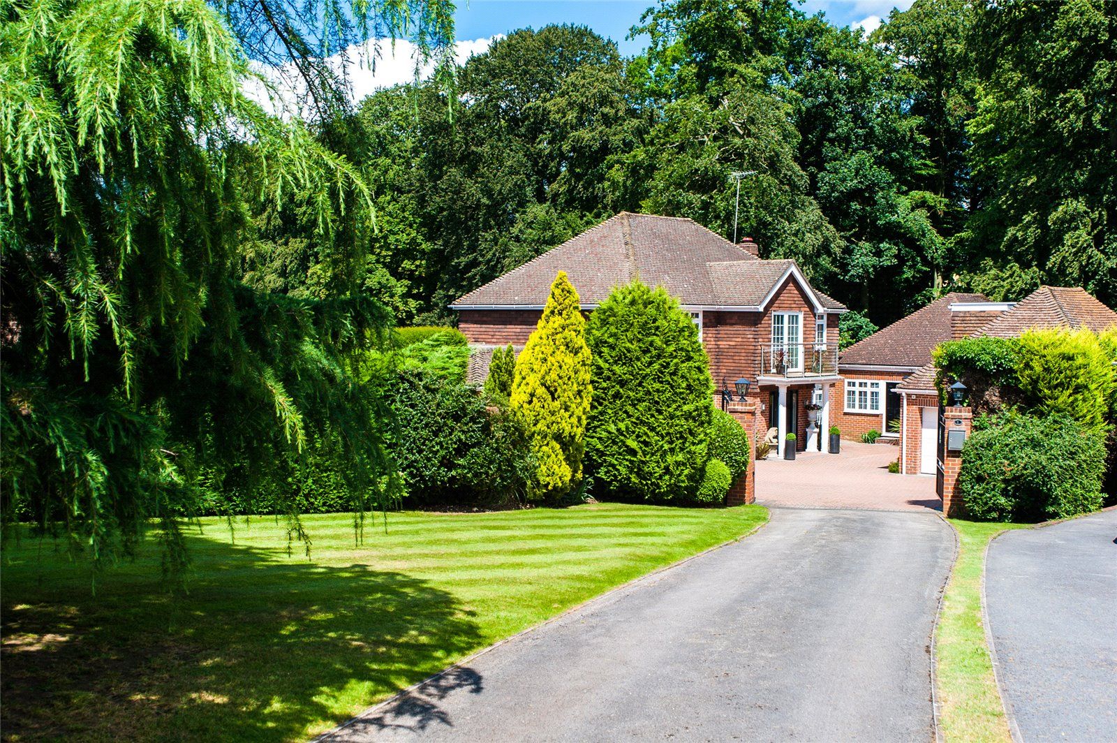 7 bed detached house for sale in Wallingford Gardens, Daws Hill