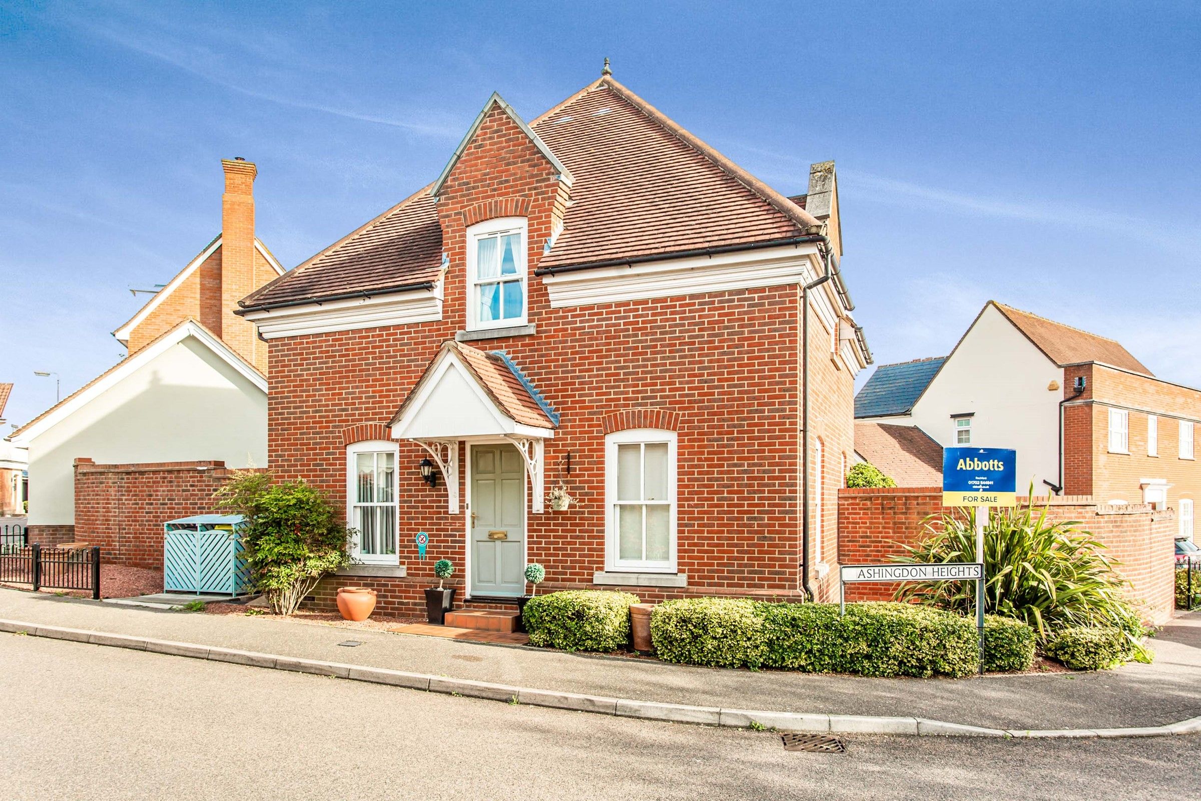 2 bed detached house for sale in Rochford, Essex SS4 Zoopla