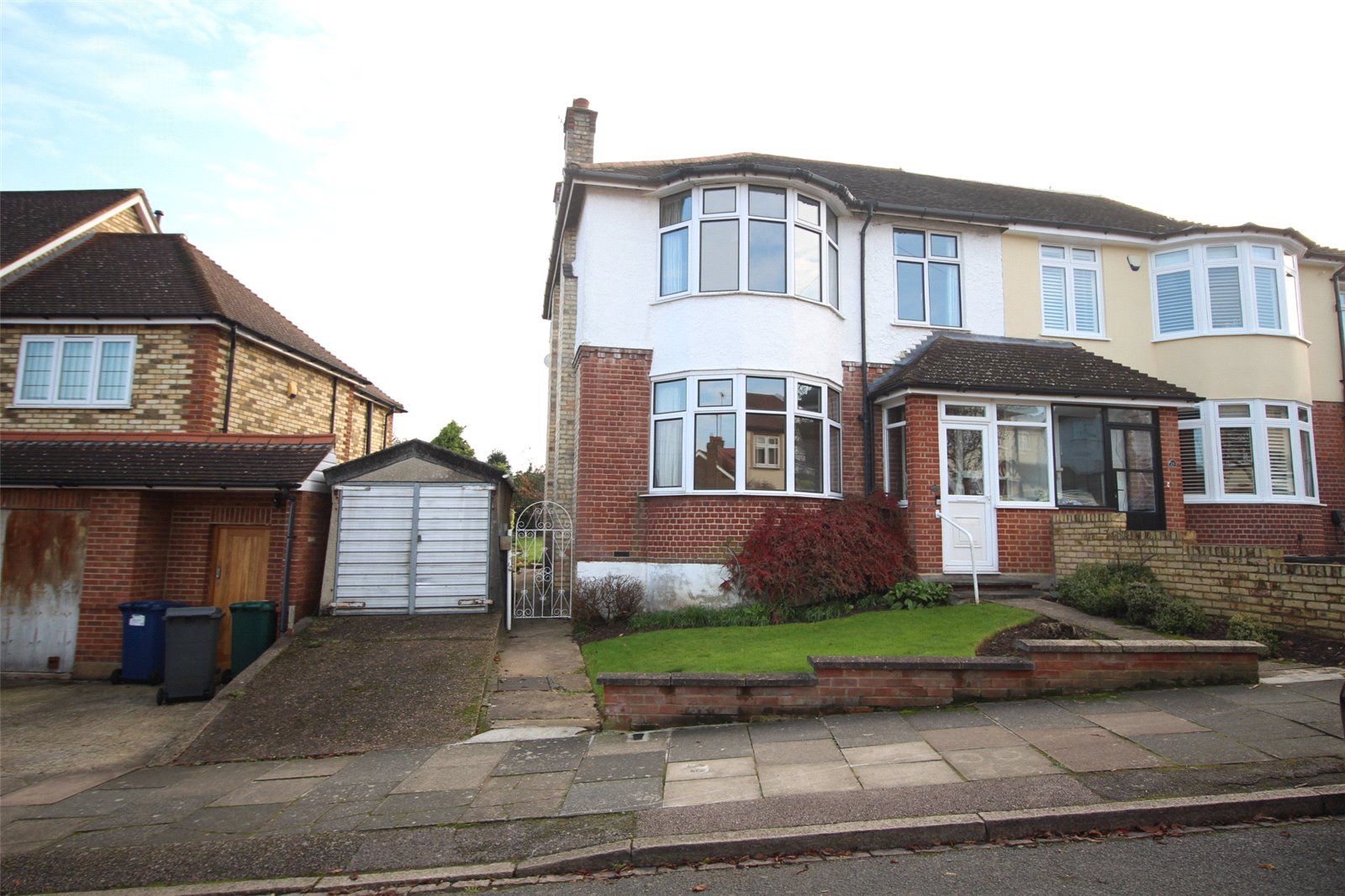 3 bed semidetached house for sale in Cedar Avenue, East EN4