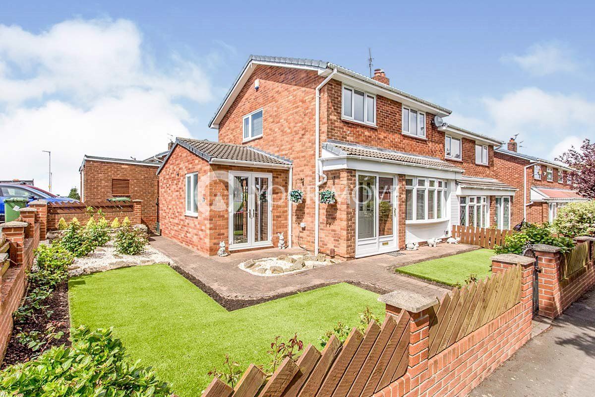 3 bed semidetached house for sale in Hanover Walk, BlaydonOnTyne