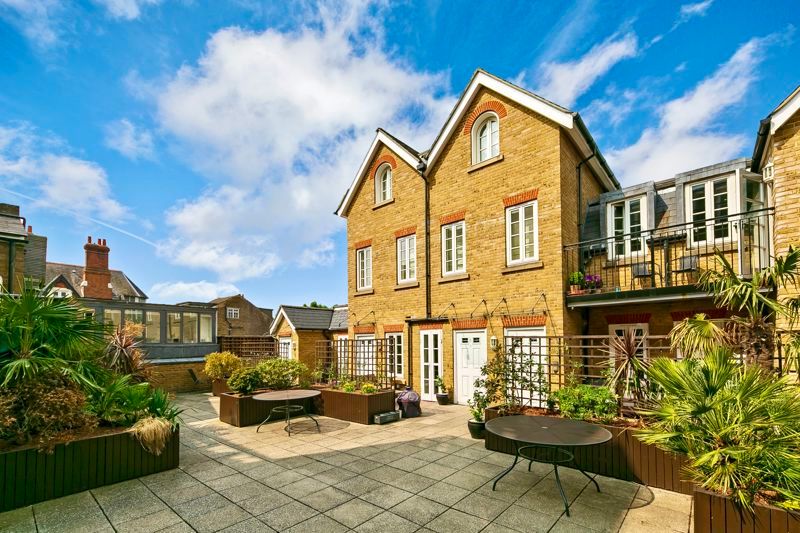 2 bed flat for sale in Feltham Avenue, East Molesey KT8 Zoopla