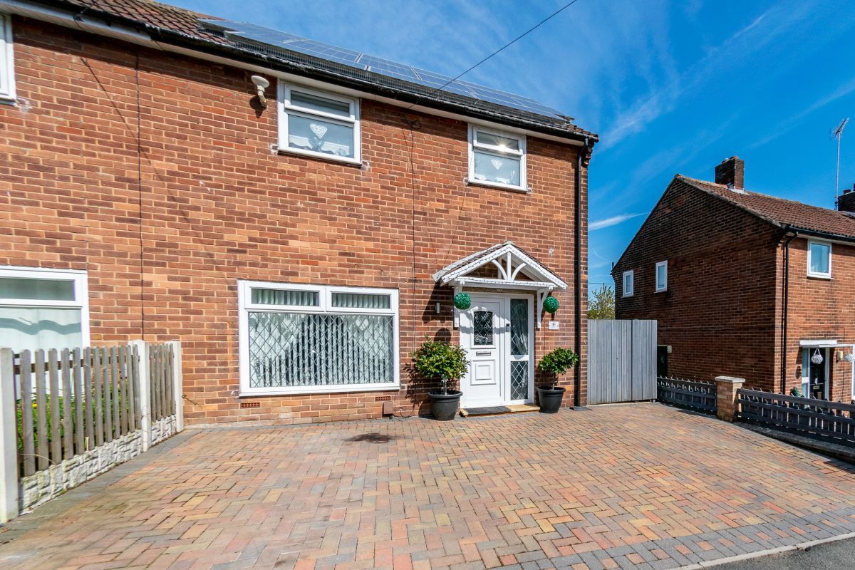 3 bed semidetached house for sale in Wellstone Rise, Bramley, Leeds