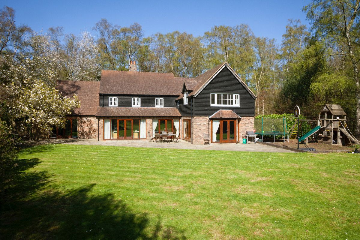 6 bed detached house for sale in Oldhill Wood, Dunstable LU6 Zoopla