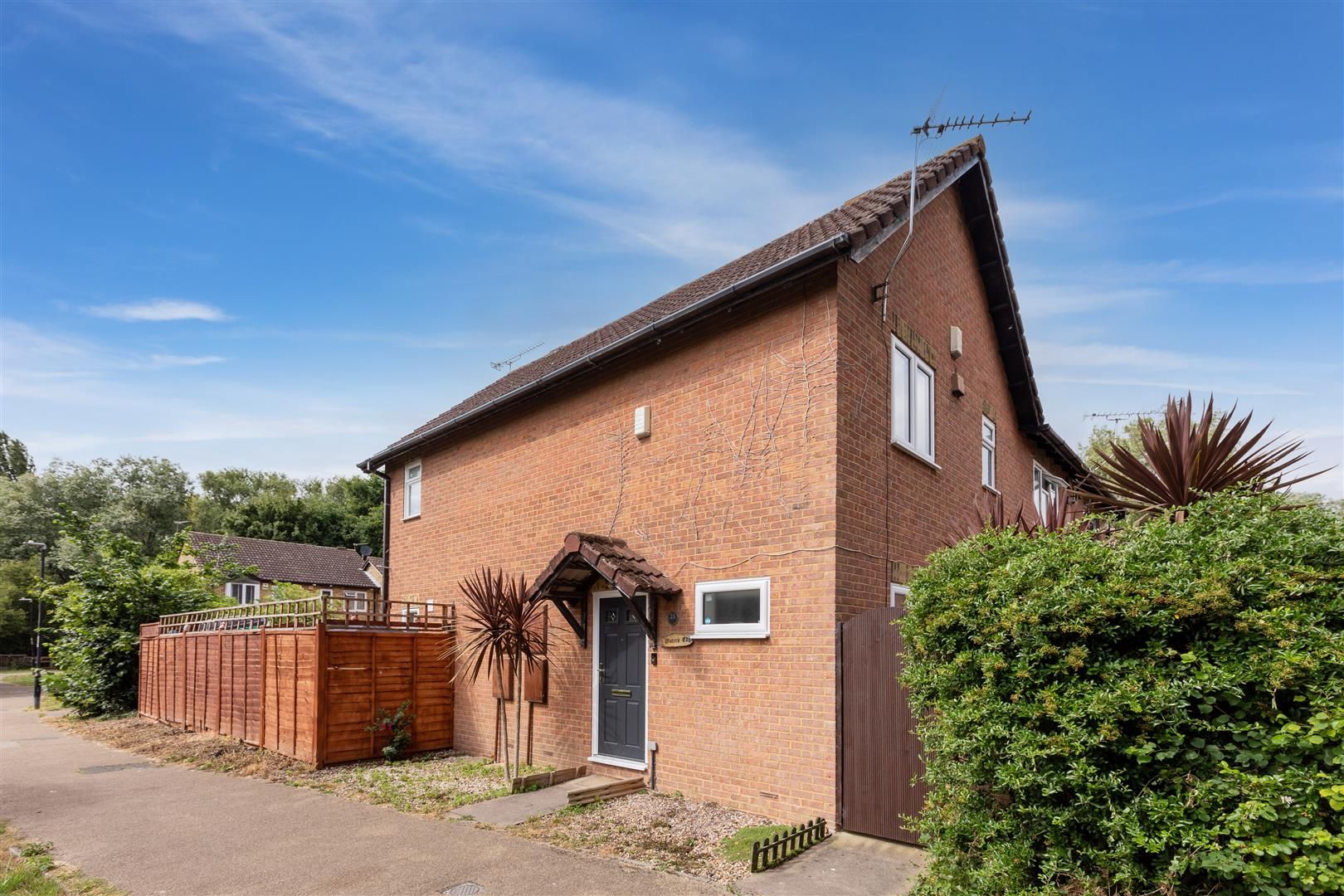 1 bed semidetached house for sale in Jellicoe Close, Cippenham, Slough
