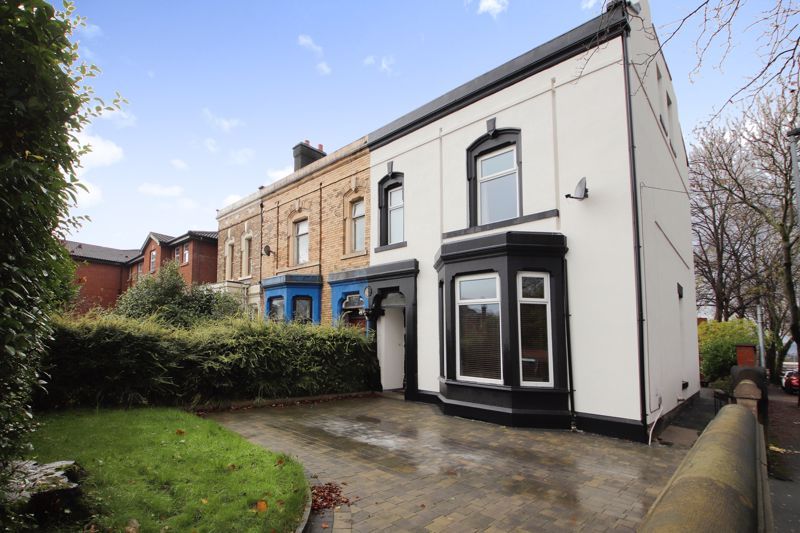 5 bed semidetached house for sale in Walmersley Road, Walmersley, Bury