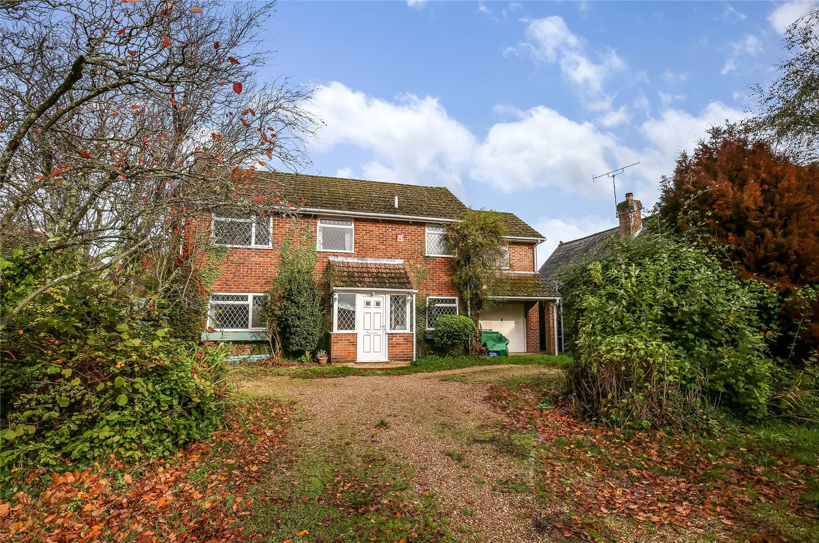 5 bed country house for sale in Maurys Lane, West Wellow, Romsey SO51