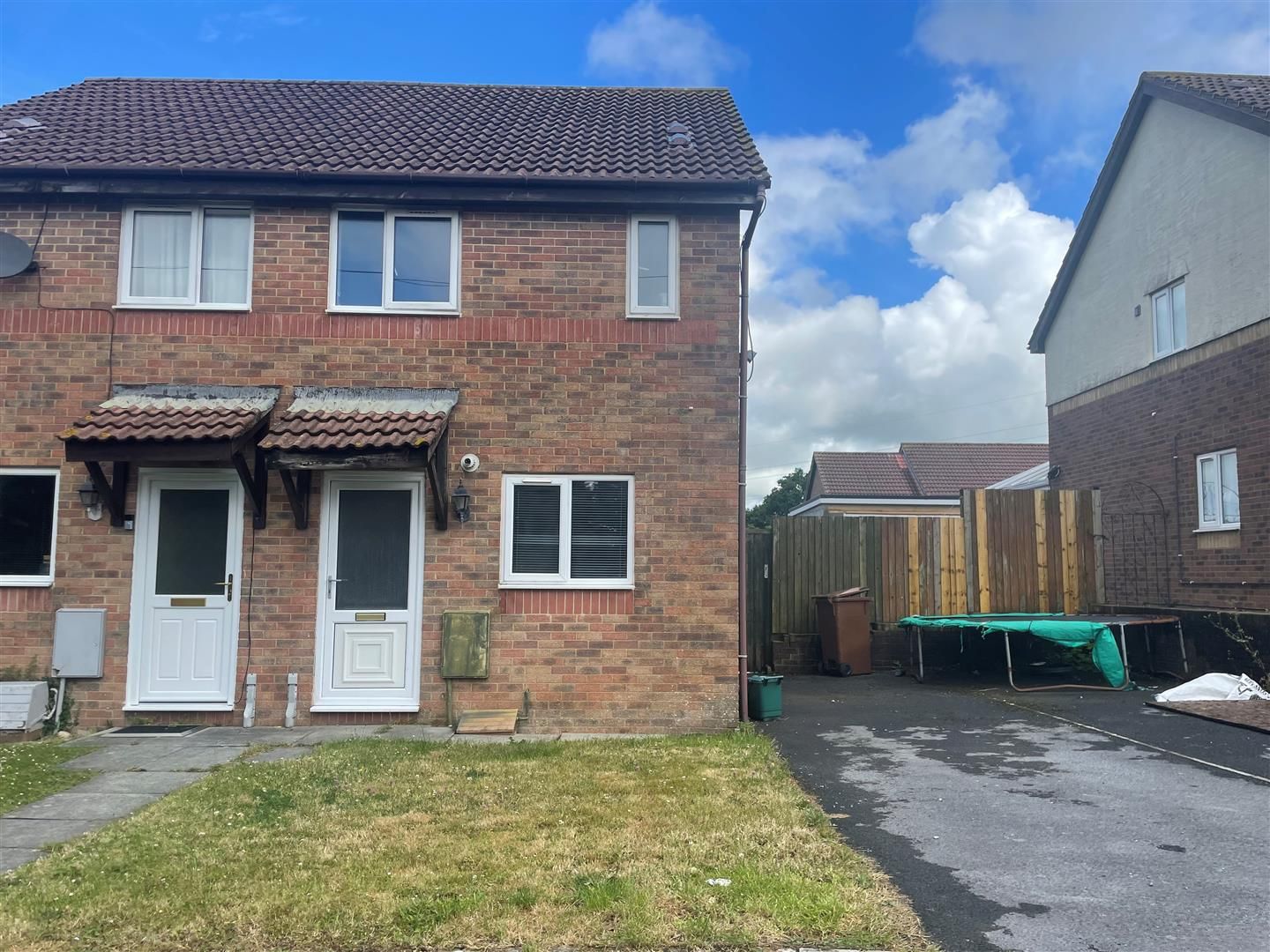 2 bed end terrace house for sale in Clos Y Deri, Dafen, Llanelli SA14 Zoopla